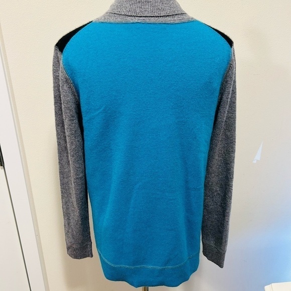 IN Cashmere 100% 2-Ply Cashmere Color Block Blue Black Gray Turtleneck Sweater S - Picture 2 of 5